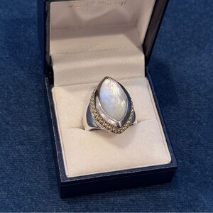 Lagos Caviar Largest Venus Ring in 18K
& 925‎ Mother of Pearl Size 7